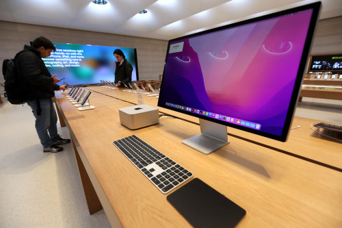 Tariff anxiety boosted first-quarter personal computer shipments, Canalys says