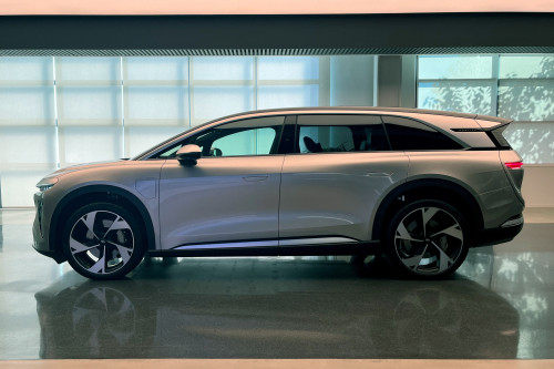 2025-07-17T123545Z_1_LYNXMPEL6G0JC_RTROPTP_4_AUTOSHOW-LA-LUCID-GRAVITY