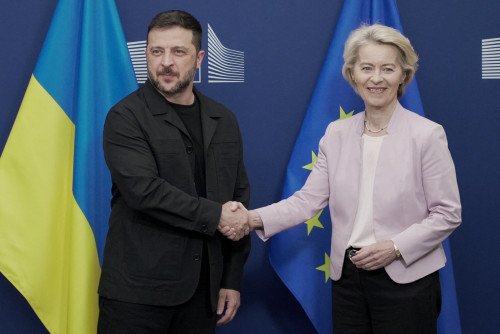 2025-08-18T103950Z_1_LYNXMPEL7H0FJ_RTROPTP_4_UKRAINE-CRISIS-SUMMIT-VON-DER-LEYEN