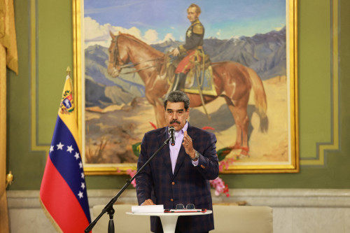 2025-11-20T182412Z_1_LYNXMPELAJ11W_RTROPTP_4_VENEZUELA-POLITICS