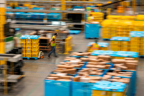 2025-12-01T224441Z_1_LYNXMPELB01RG_RTROPTP_4_HOLIDAYSHOPPING-RETAIL-CYBERMONDAY