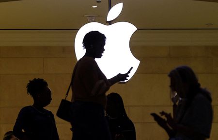 Apple defeats union campaign at New Jersey retail store
